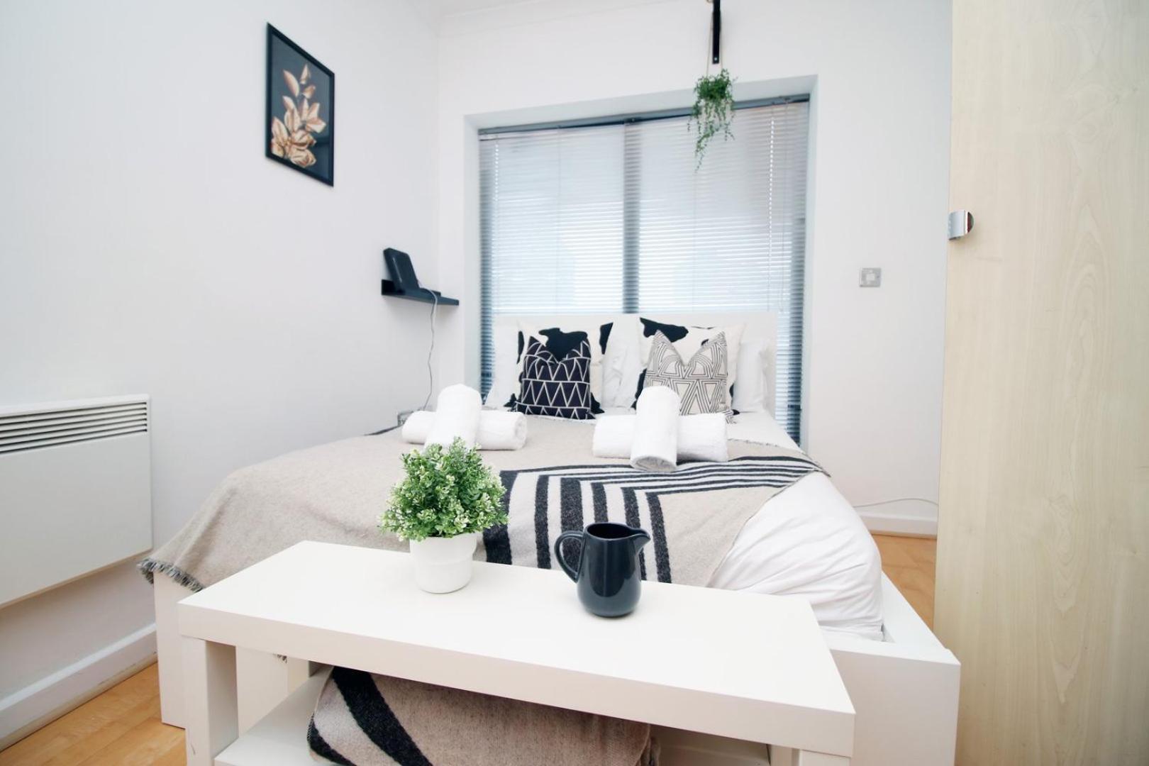 Centrally Located Spacious 2Br | Cohost Partners Cardiff Zewnętrze zdjęcie