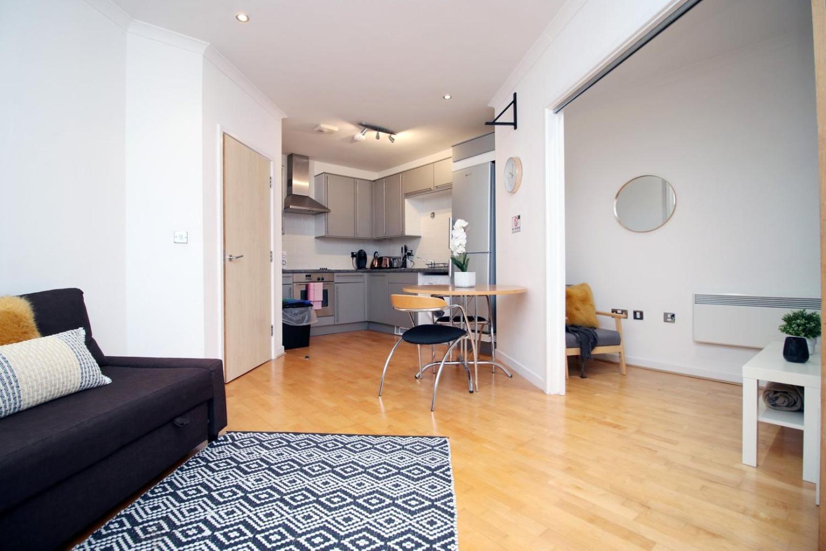 Centrally Located Spacious 2Br | Cohost Partners Cardiff Zewnętrze zdjęcie